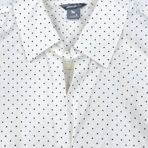 Eddie Bauer Wrinkle-Free Shaped Fit Polka-Dot Button-Down Blouse Size S